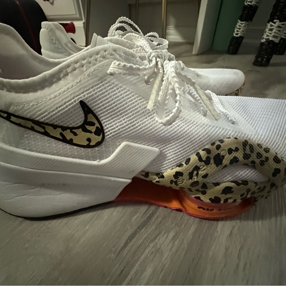 Nike White and Tan Athletic Shoes with Chunky Midsole